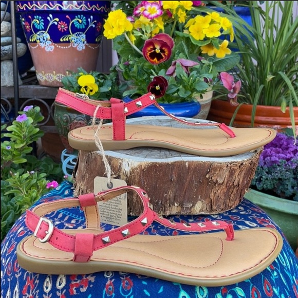 New BORN Chili Pepper Red Leather Sandals - Picture 10 of 16